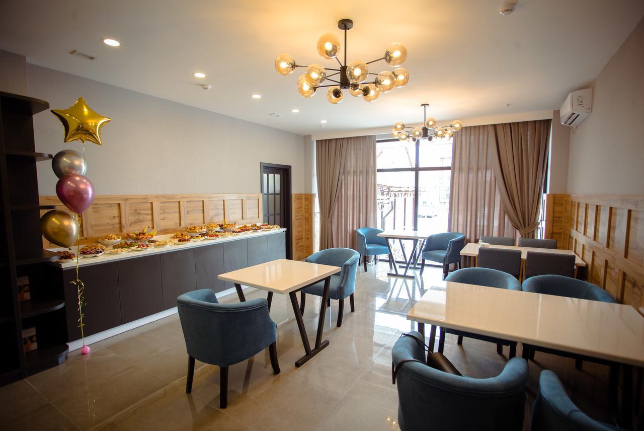 Aurum Hotel 比什凯克 外观 照片