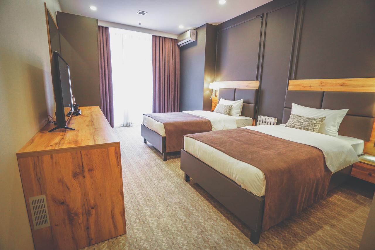 Aurum Hotel 比什凯克 外观 照片